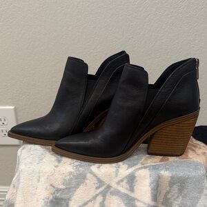 Vince Camuto Black Leather booties
